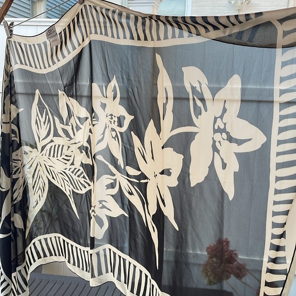 Black & Cream Color Chiffon Shawl / Wrap - Picture 5 of 12